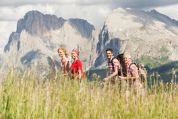Bühnenbild Wanderungen für jeden Typ Bühnenbild Wanderungen für jeden Typ